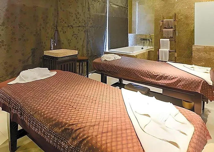 Pietra ホテル 4*